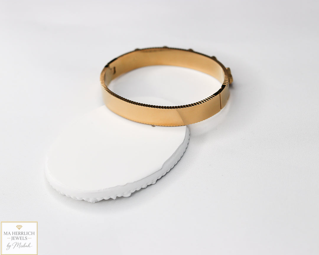 Clover Leaf 18K Gold Plated Finish Stainless Steel Bracelet