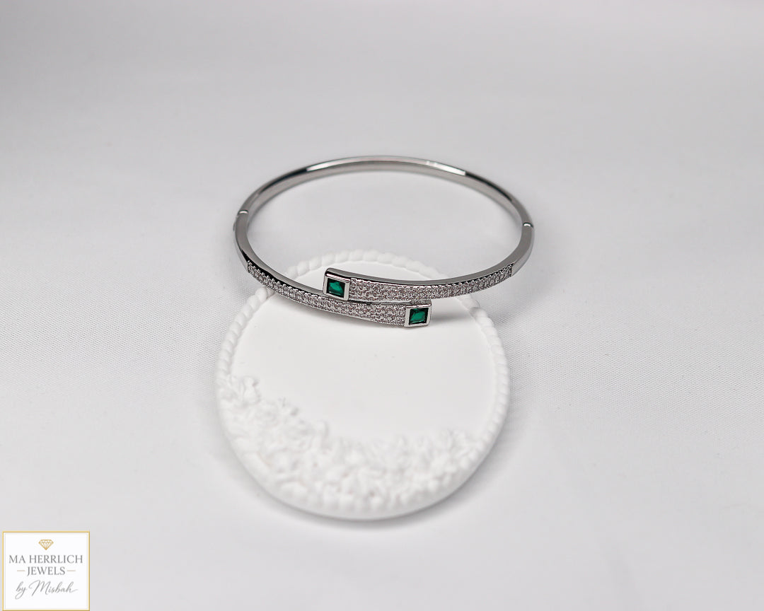 Eye catching Silver Bracelet with stones