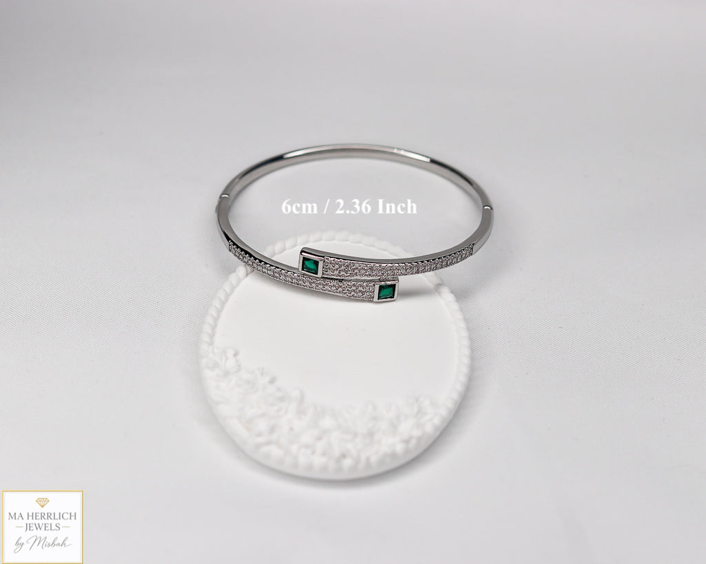 Eye catching Silver Bracelet with stones