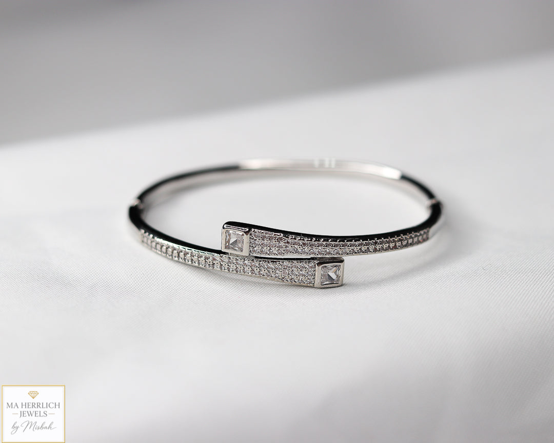 Eye catching Silver Bracelet with stones