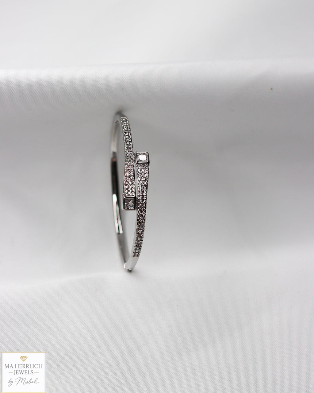 Eye catching Silver Bracelet with stones