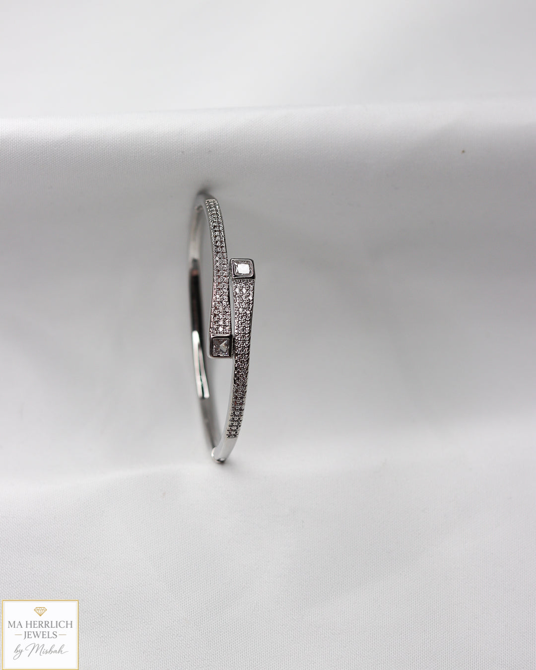 Eye catching Silver Bracelet with stones