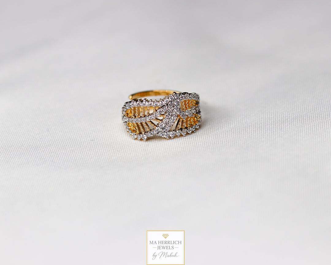 Adjustable Gold Ring With Inlaid Zircon