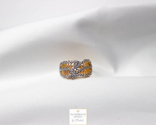 Adjustable Gold Ring With Inlaid Zircon