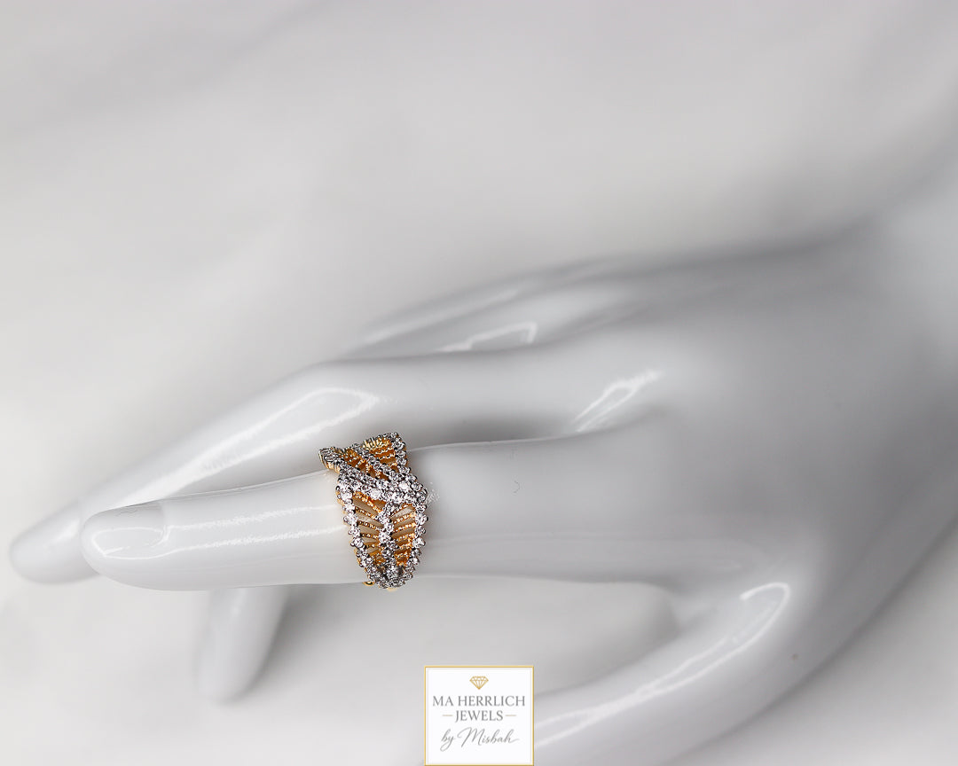 Adjustable Gold Ring With Inlaid Zircon