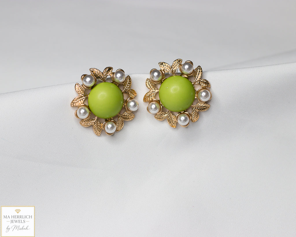 Exaggerated Statement Pearls Earrings