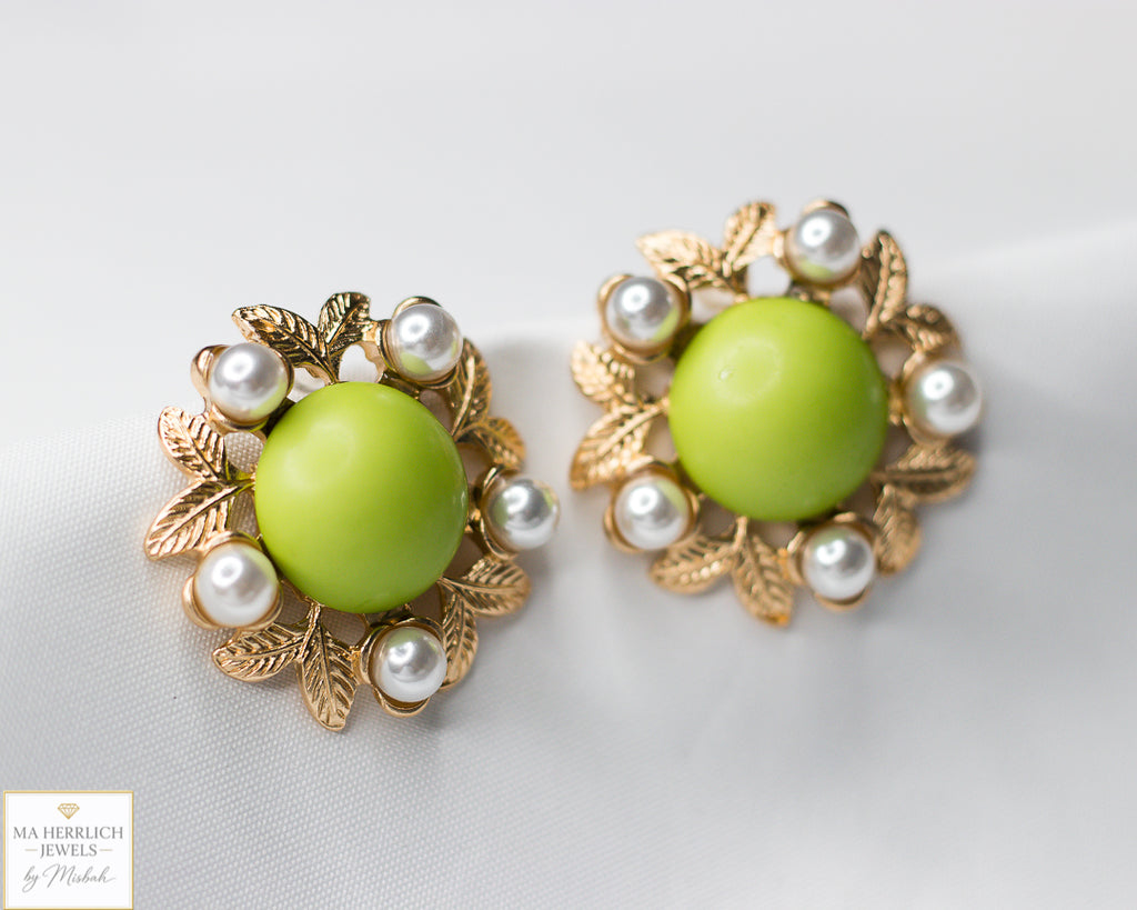 Exaggerated Statement Pearls Earrings