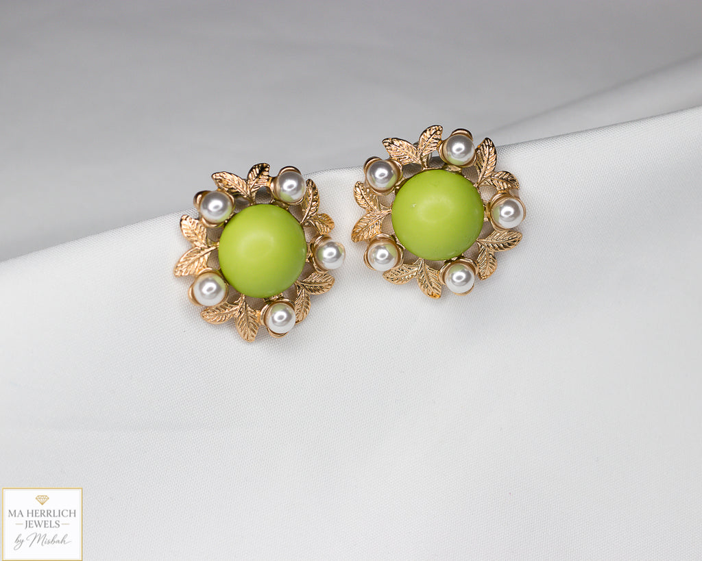 Exaggerated Statement Pearls Earrings