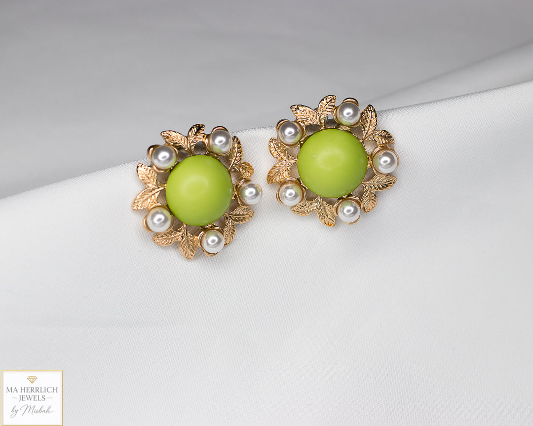 Exaggerated Statement Pearls Earrings