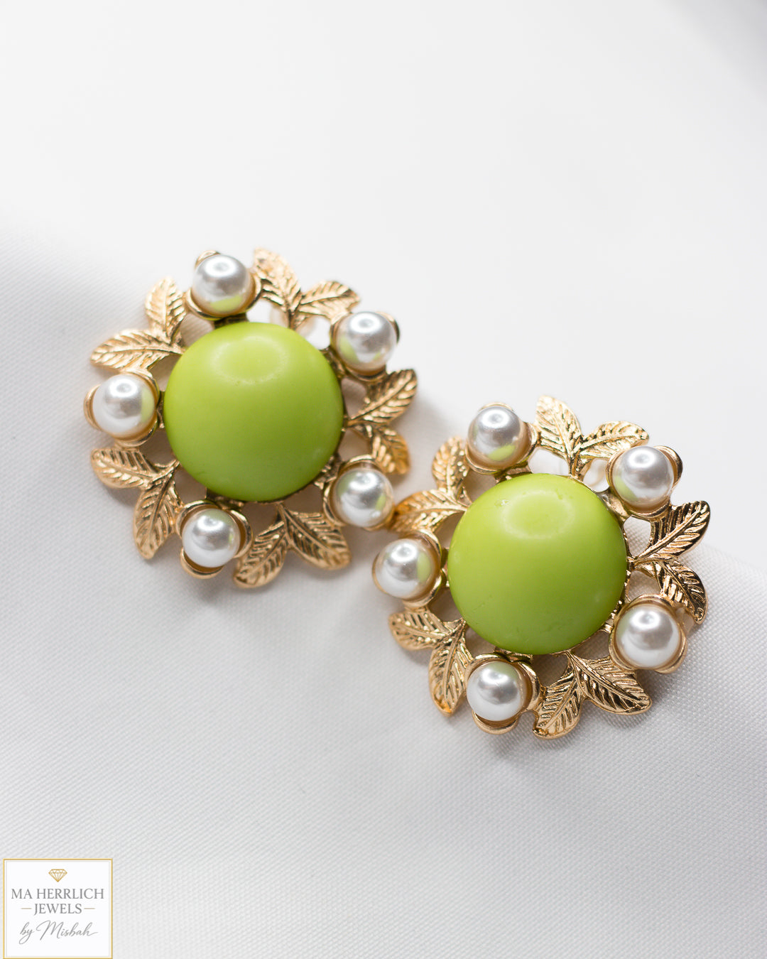Exaggerated Statement Pearls Earrings