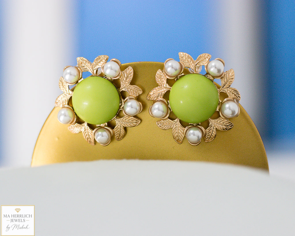 Exaggerated Statement Pearls Earrings