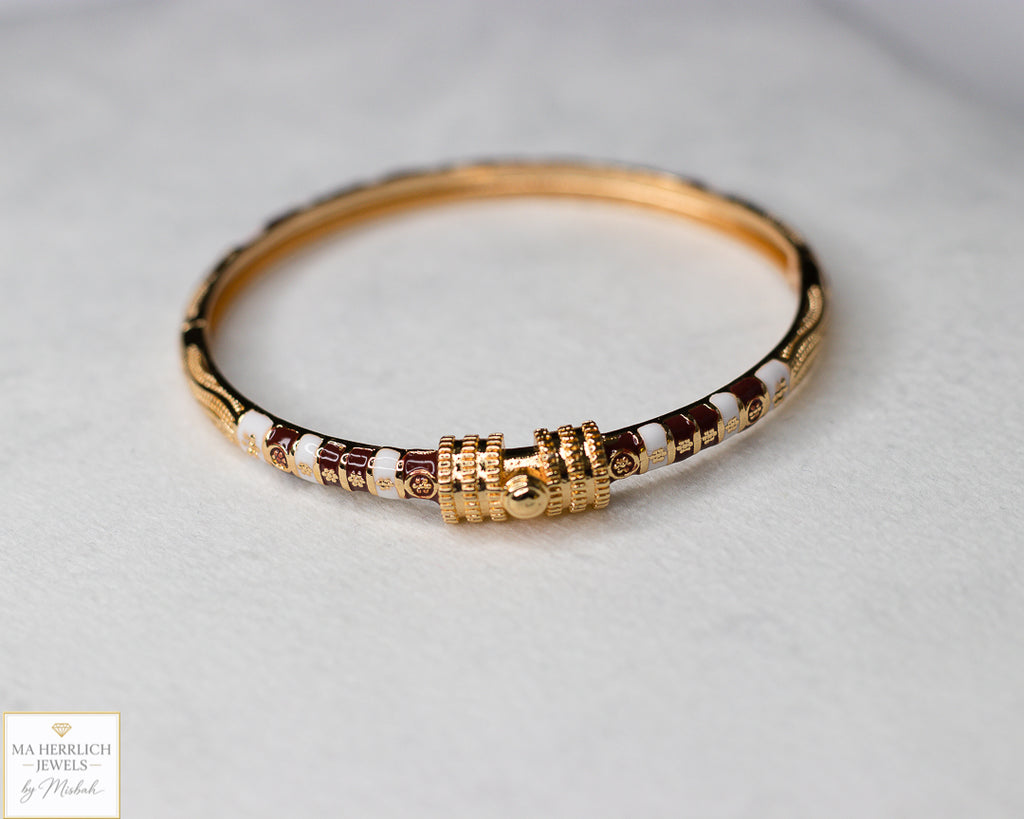 Elegant red and gold clasp bracelet