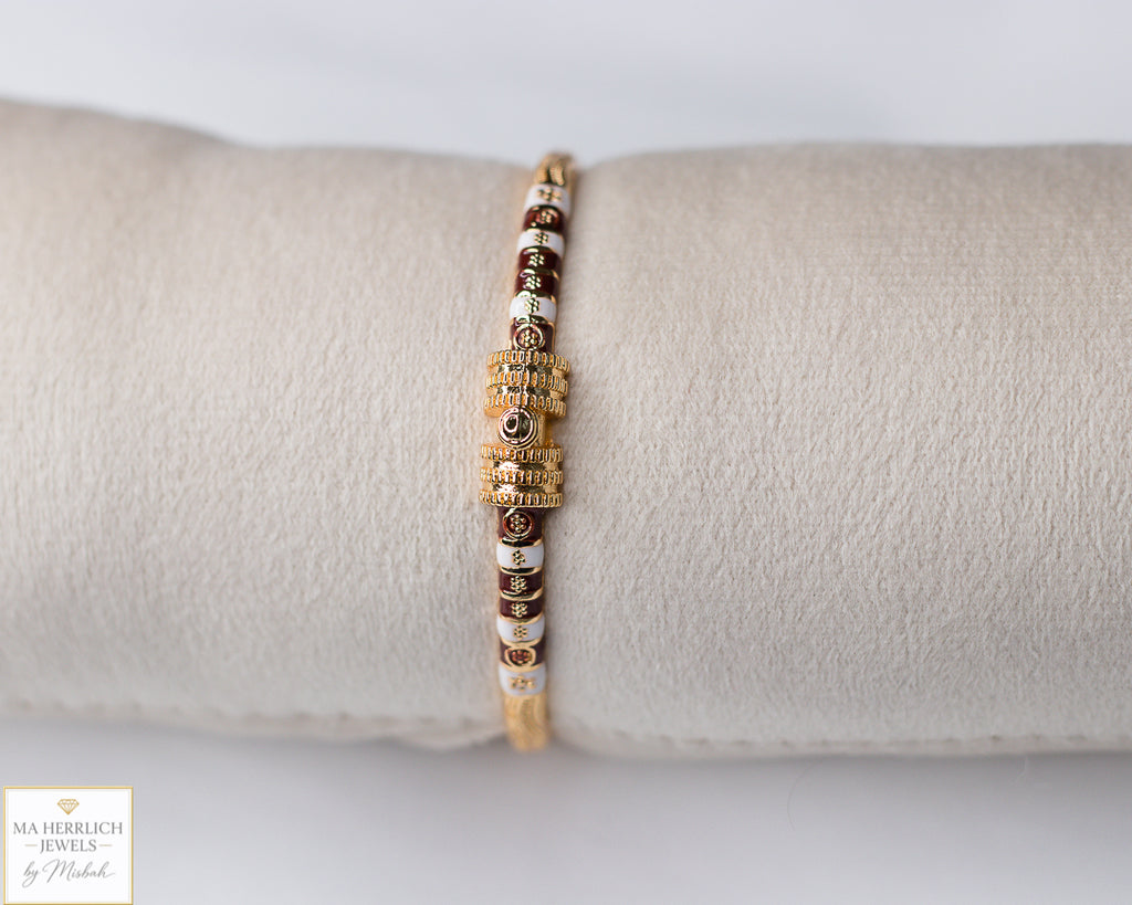 Elegant red and gold clasp bracelet