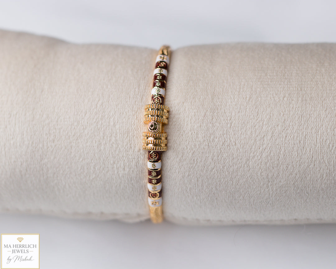 Elegant red and gold clasp bracelet