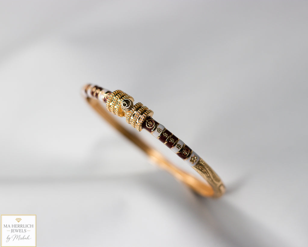 Elegant red and gold clasp bracelet