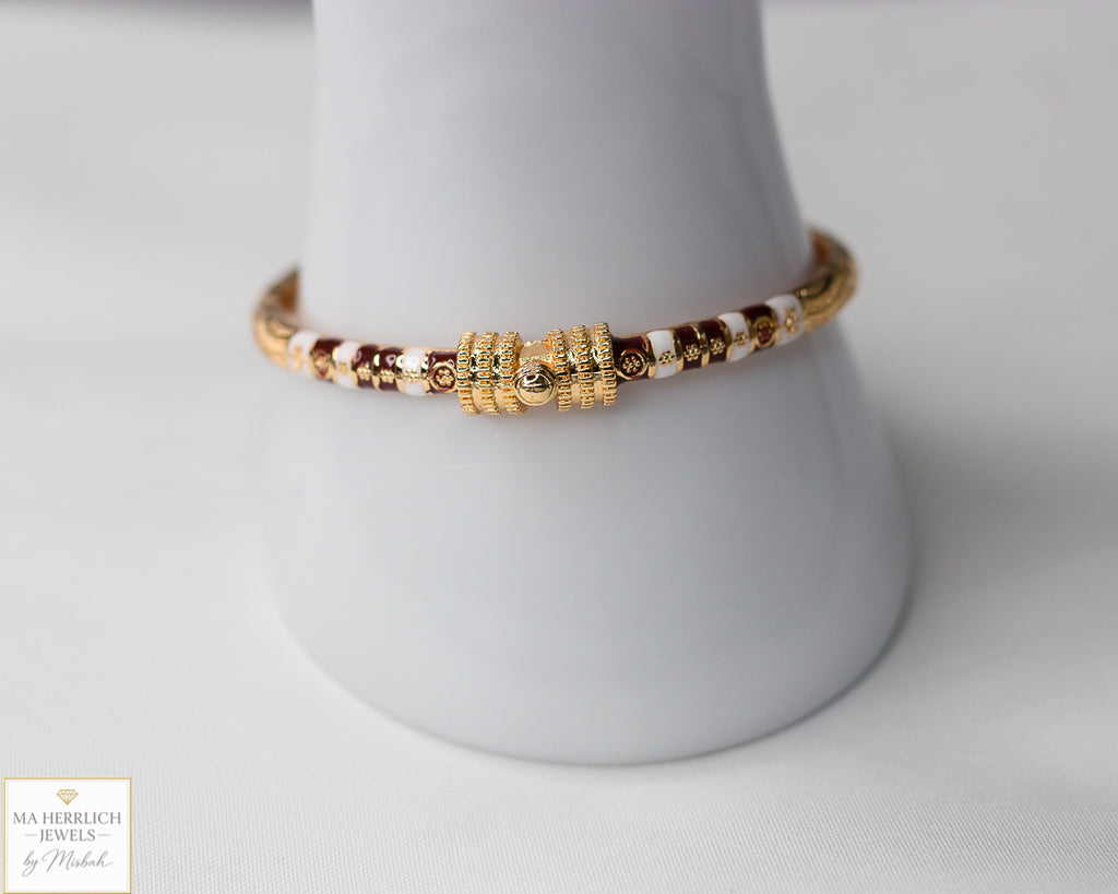 Elegant red and gold clasp bracelet