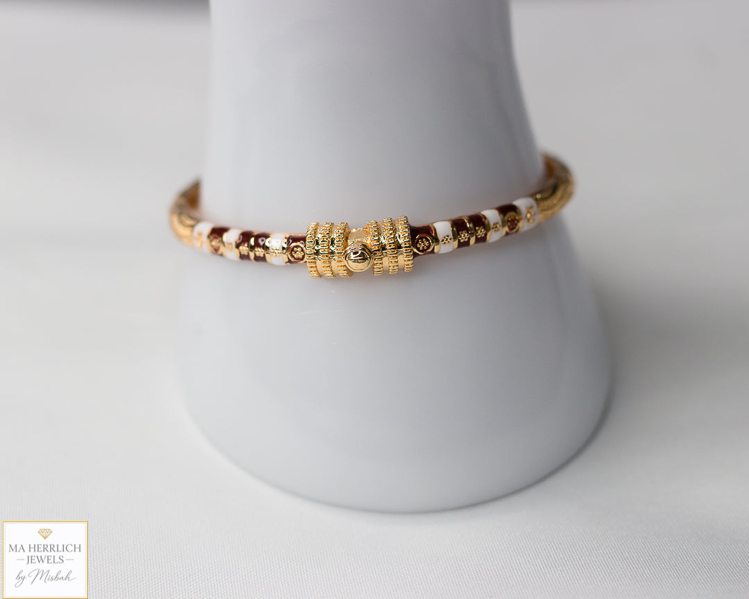 Elegant red and gold clasp bracelet