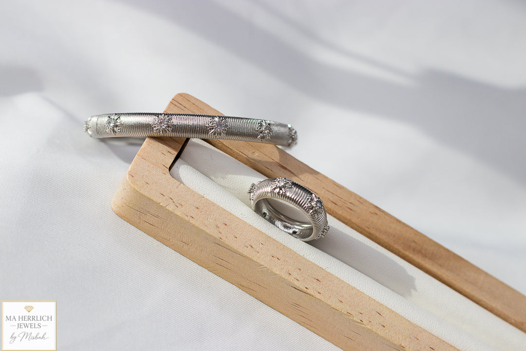 Floral Engraved Bracelet & Ring Set
