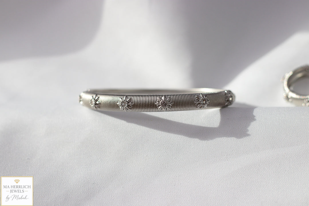 Floral Engraved Bracelet & Ring Set