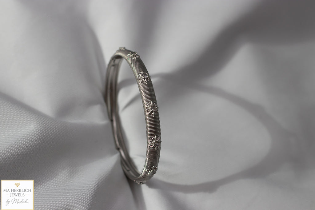 Floral Engraved Bracelet & Ring Set