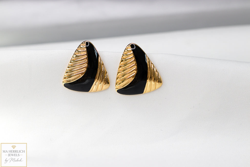 Luxe Noir Sculpted Gold Earrings