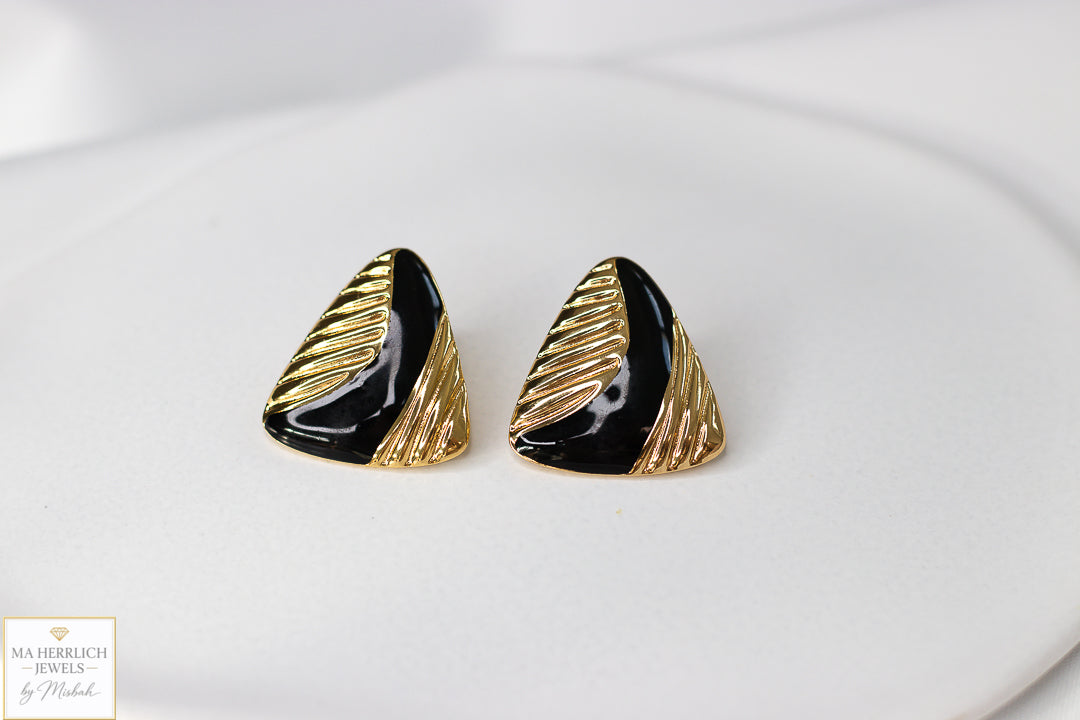 Luxe Noir Sculpted Gold Earrings
