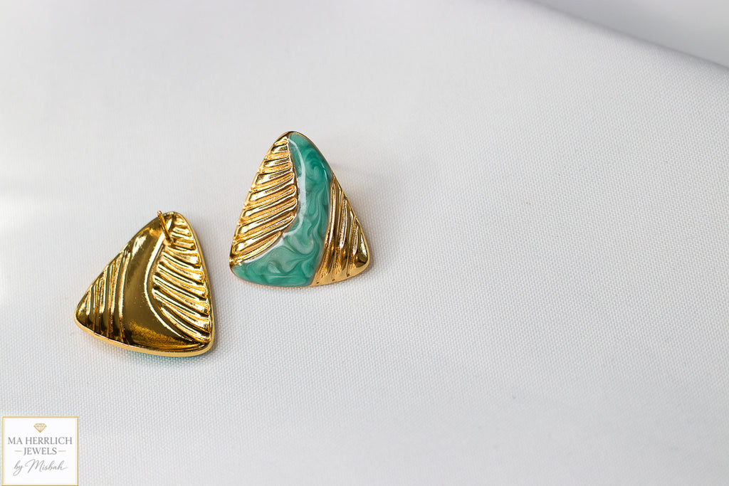 Turquoise Elan Sculpted Gold Earrings