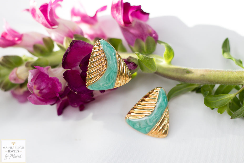 Turquoise Elan Sculpted Gold Earrings