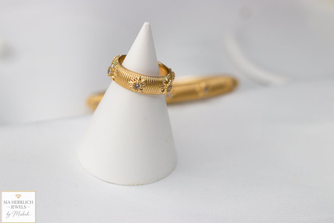 Royal Luxe Gold Bracelet & Ring Set