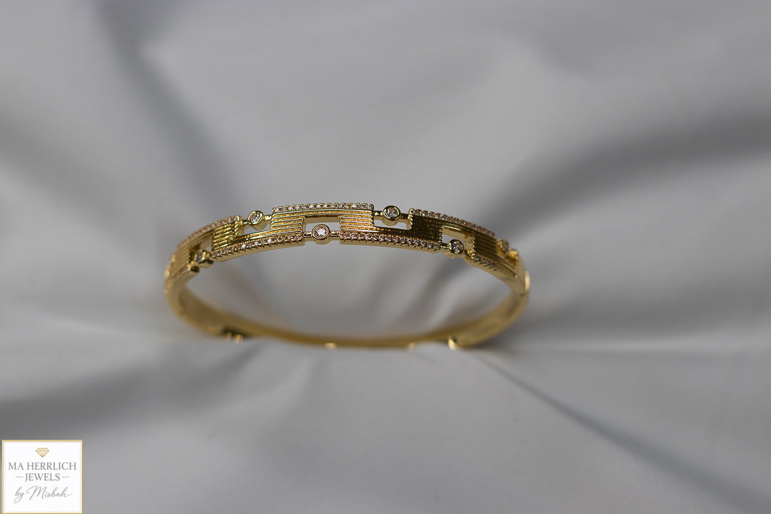 Luxury Gold Bracelet with Sparkling Stones