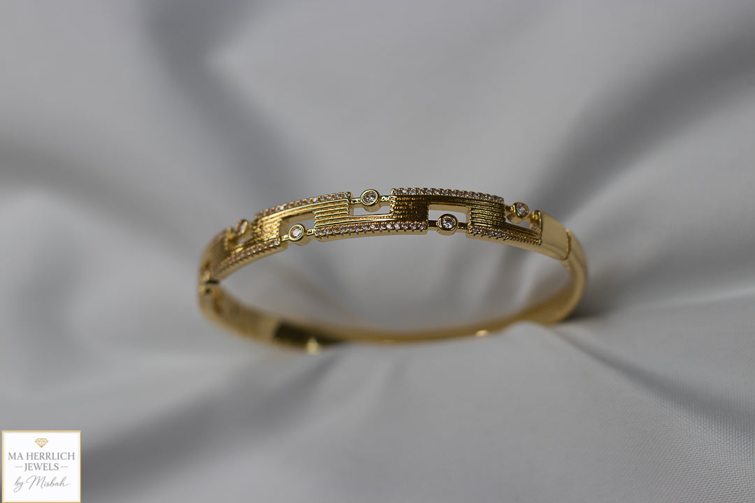 Luxury Gold Bracelet with Sparkling Stones