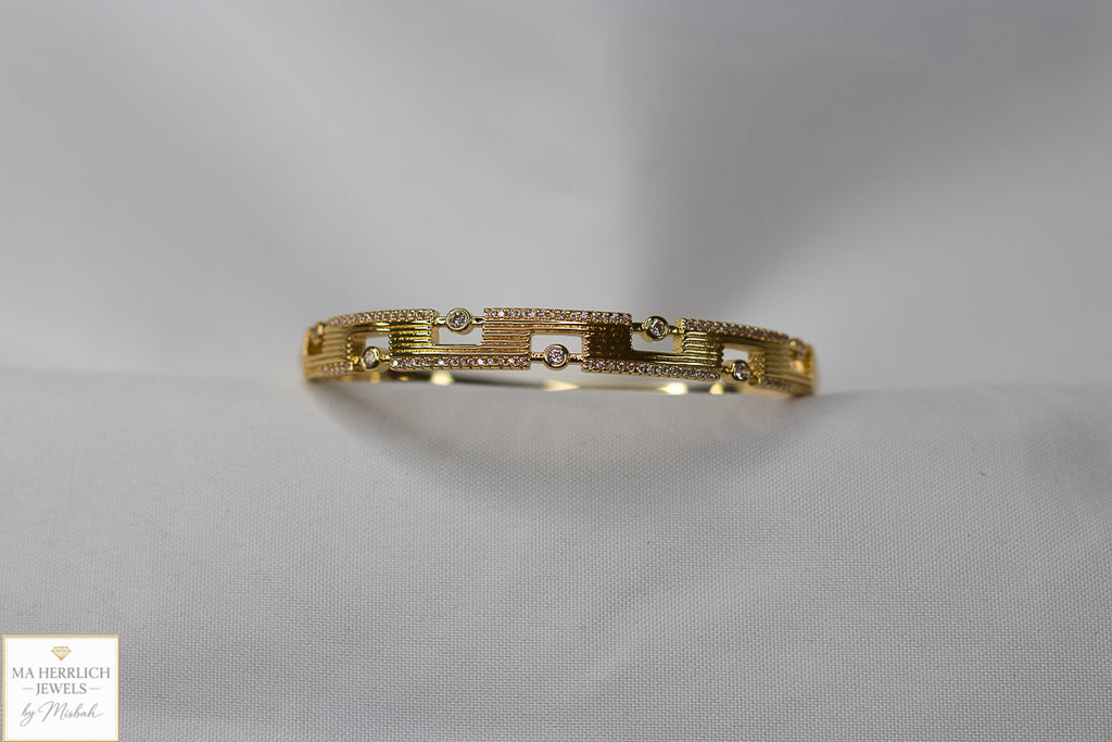 Luxury Gold Bracelet with Sparkling Stones