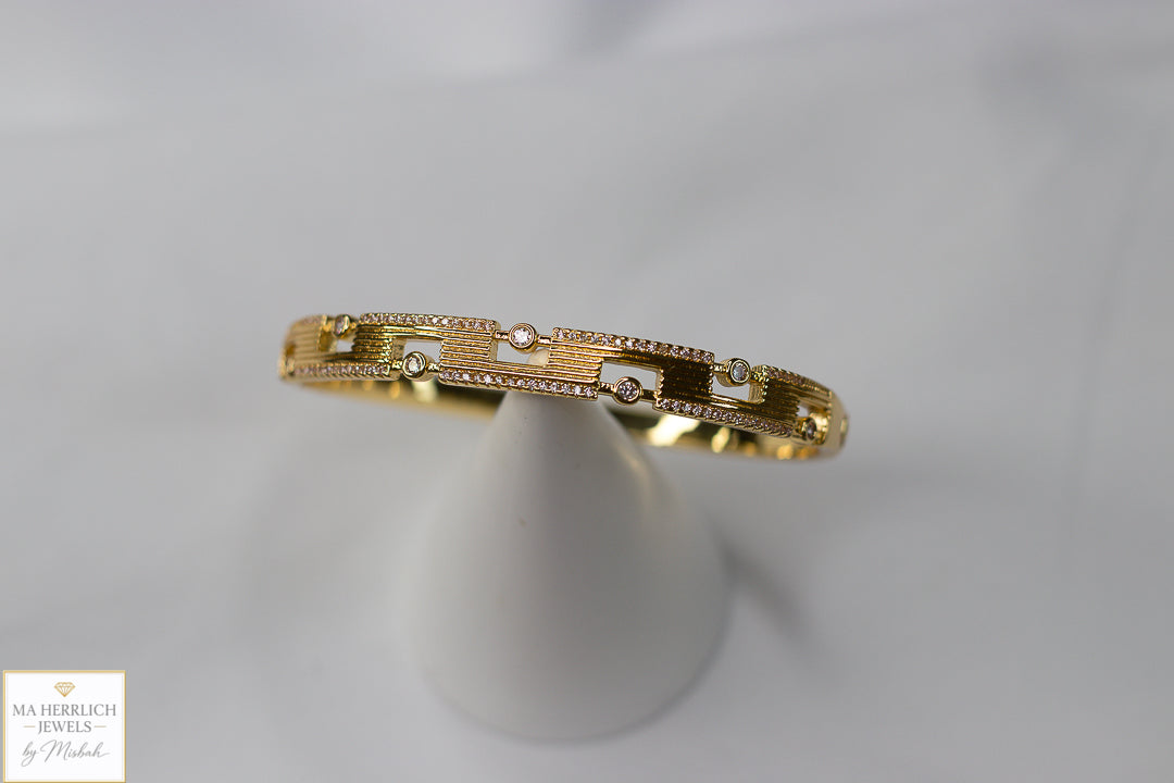 Luxury Gold Bracelet with Sparkling Stones