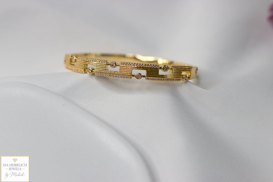 Luxury Gold Bracelet with Sparkling Stones